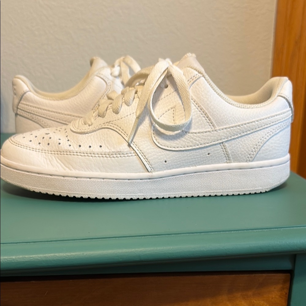 Nike Men’s White Sneakers